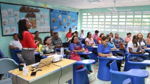 Docentes inician jornada de capacitación presencial Verano 2025