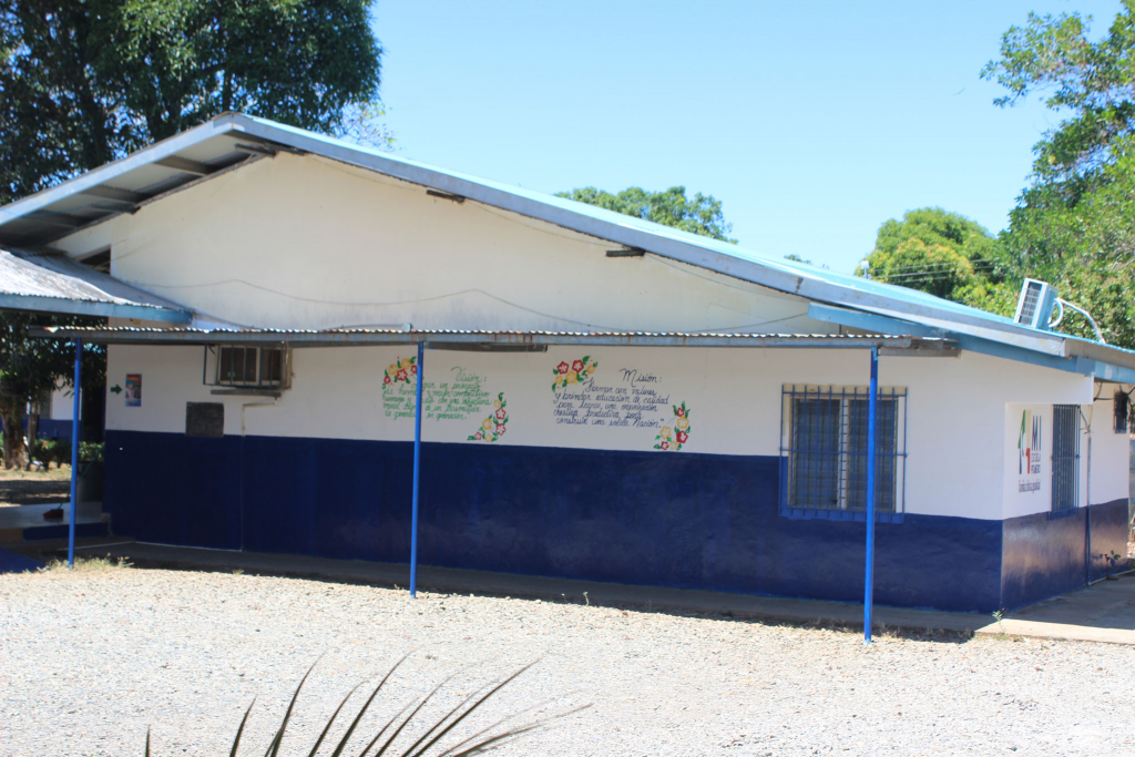 Director de colegio en Gualaca aclara polémica por sanción a estudiante con trenzas