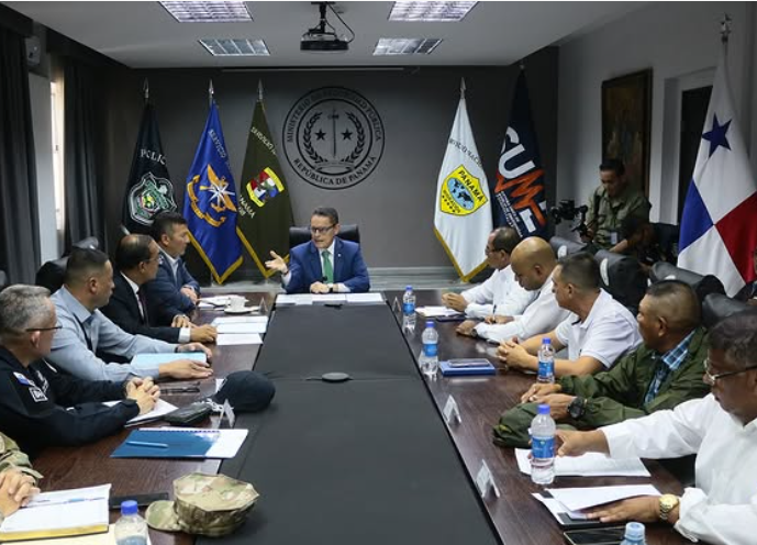 Gobierno Garantiza Pago de Prima de Antigüedad a Policías Jubilados