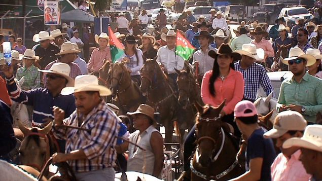 David se prepara para su tradicional cabalgata en honor a San José