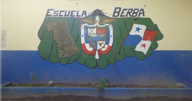 Padres de familia protestan por falta de docente en escuela de Berbá