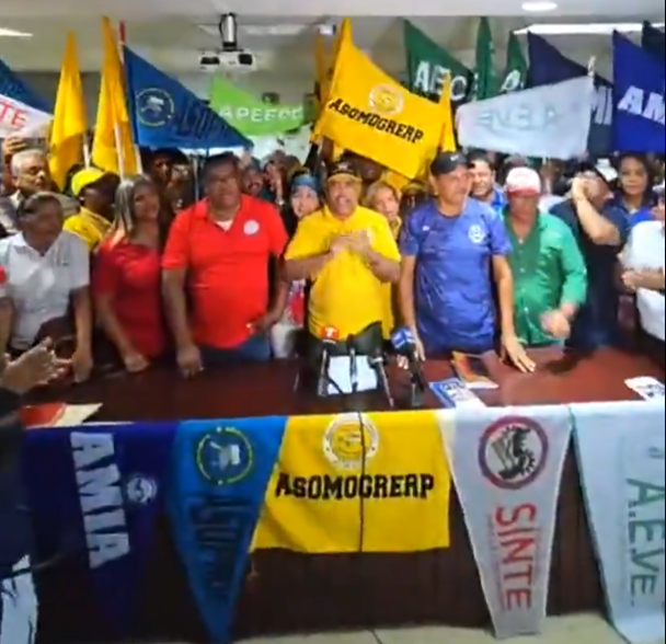 Docentes anuncian paro indefinido a partir del 23 de abril contra reformas a la CSS