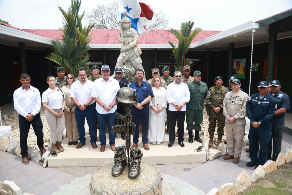 Autoridades de Panamá y Costa Rica demuelen estructura en Paso Canoas usada por personas en vulnerabilidad
