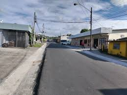 Bugaba avanza en rehabilitación de carreteras y mejora de servicios