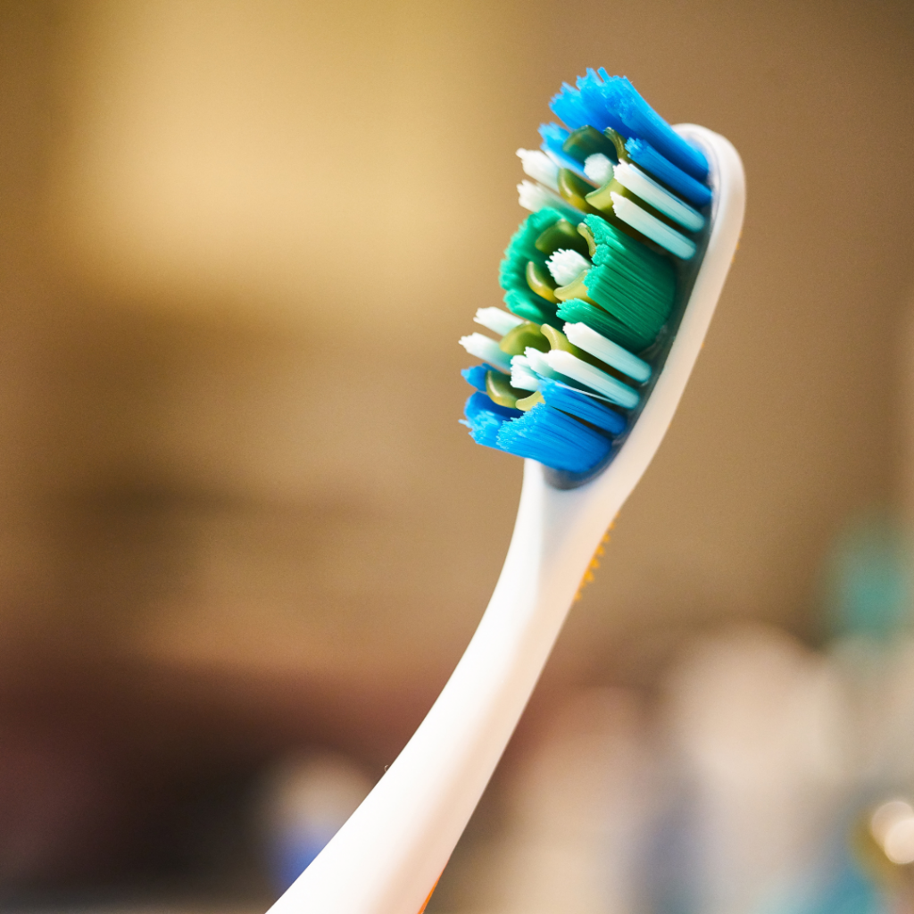 ¿Cuándo debes cambiar tu cepillo de dientes?