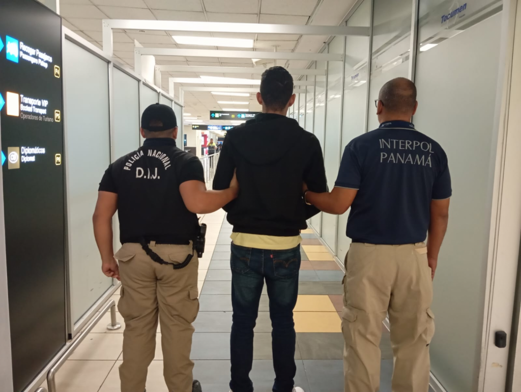 Detienen en Panamá a mexicano requerido por EE.UU. por presunto tráfico