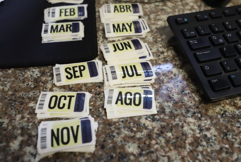 Municipio de Barú llama a retirar stickers vehiculares y alerta sobre estafas por mensajes falsos