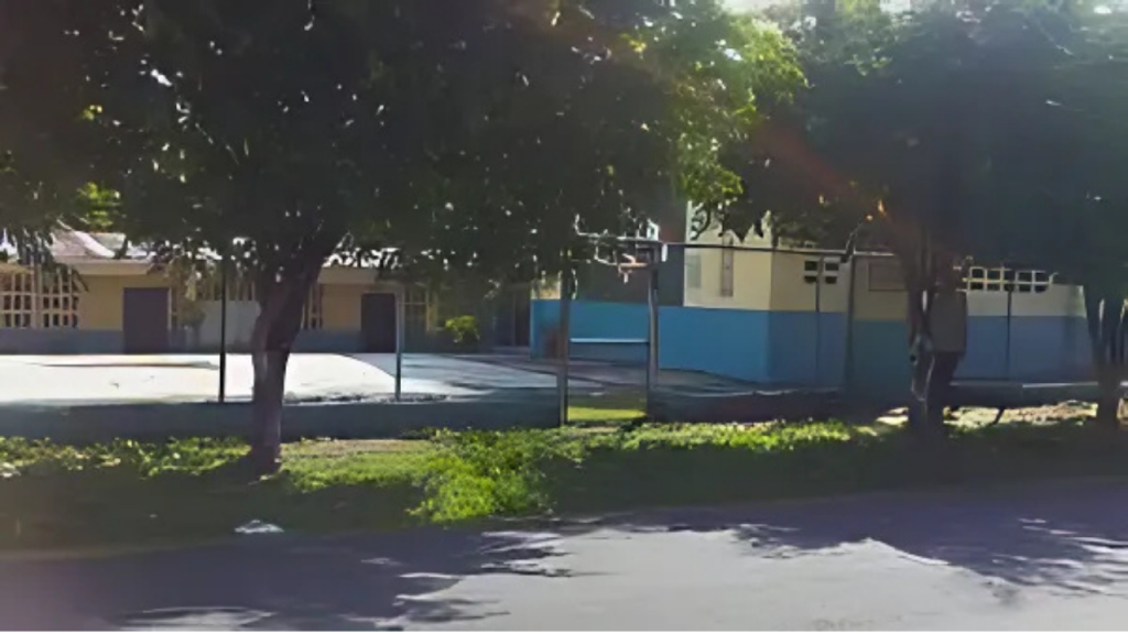 Padres de familia organizan bingo benéfico en Santa Rosa mientras escuelas se preparan para retorno a clases