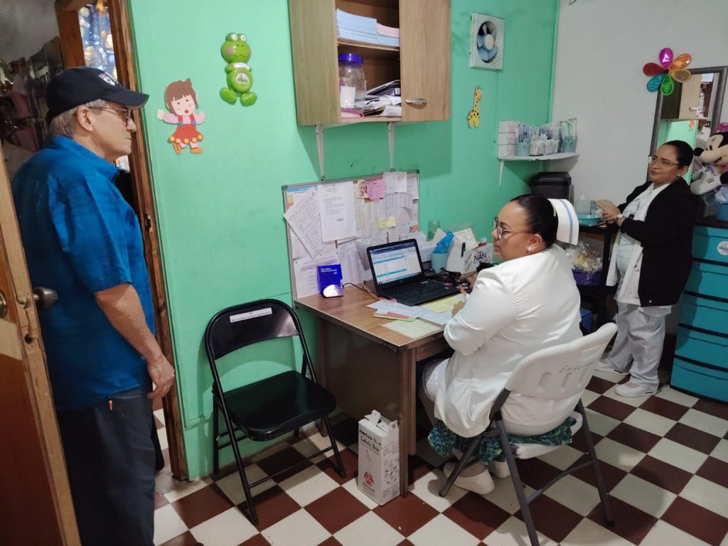 Ministro de Salud visita Boquete y se compromete con mejoras al puesto de salud de Bajo Boquete