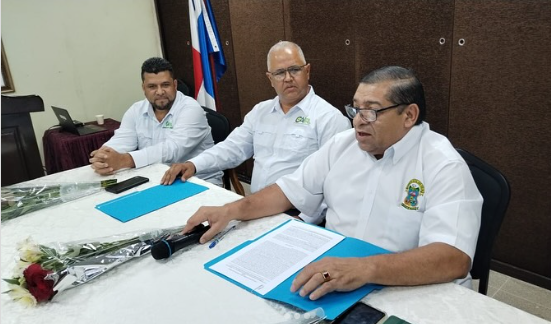 Cooperativas de Boquete y Santiago firman convenio para fortalecer sector agropecuario