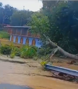 Familias de Blanco Arriba afectadas por desbordamiento de quebrada en Barú