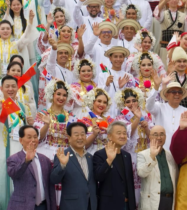Folclore chiricano representa a Panamá en festival internacional en Corea del Sur