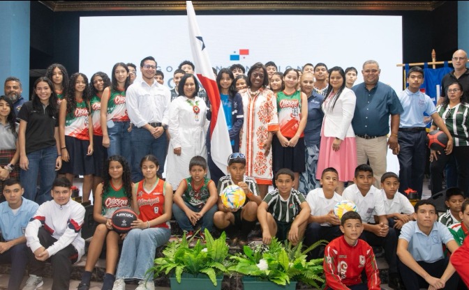 Ministra de Educación participa en consejo de directores en Chiriquí
