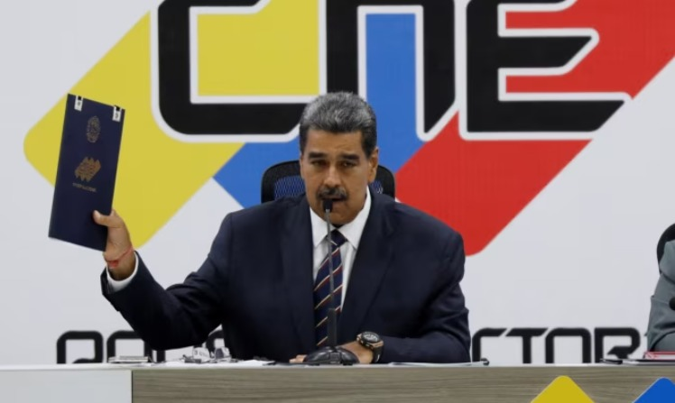 Maduro denuncia operación militar de EE.UU. con ocho barcos y 1.200 misiles