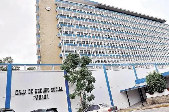 Neurocirujanos de la CSS alertan sobre crisis en los servicios de salud pública