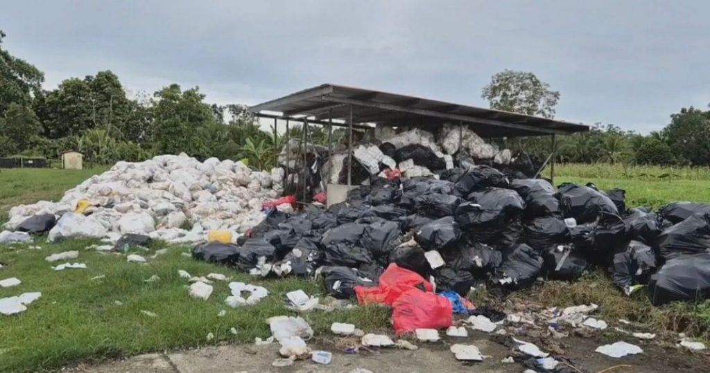 Changuinola aplica multas por tirar basura en la vía pública