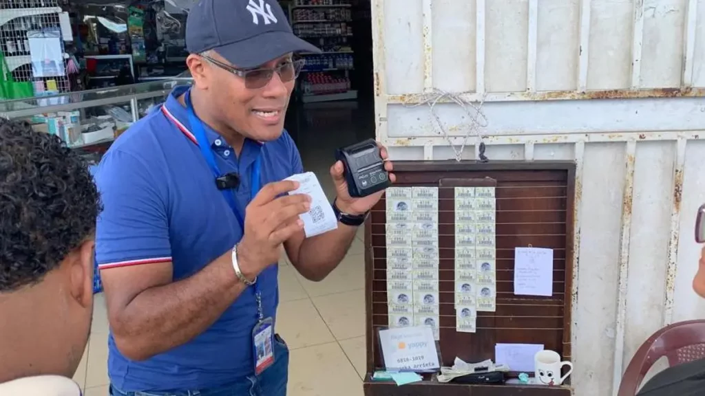 Autoridades detectan venta ilegal de lotería y productos vencidos en comercios chiricanos