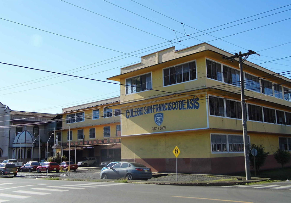 Estudiantes del Colegio San Francisco de Asís realizarán feria de emprendedores este 18 y 19 de noviembre