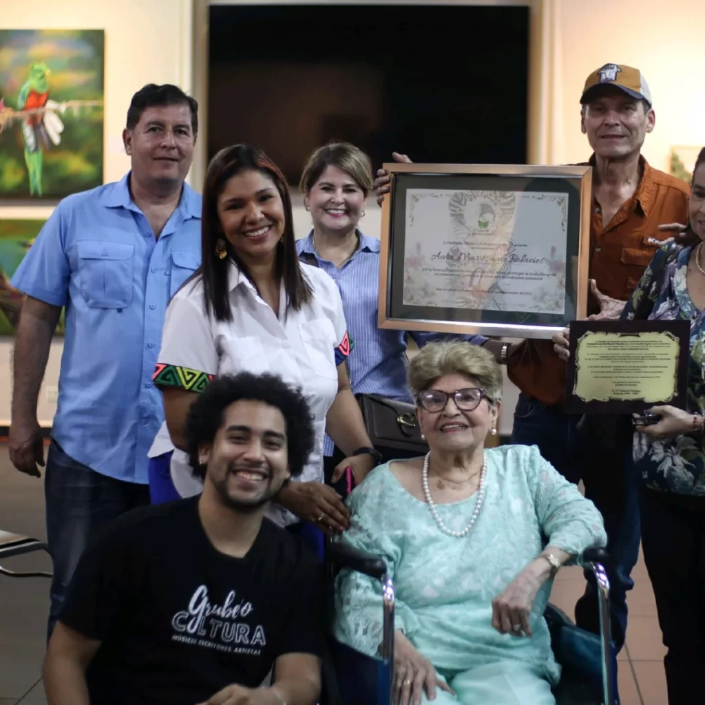Biblioteca de Boquete rinde homenaje a la profesora Aura Maritza de Palacios