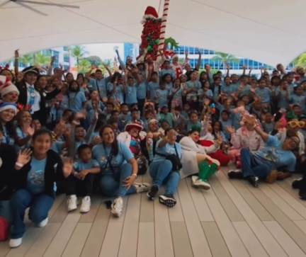 Estudiantes de Alto Quiel viven experiencia aérea navideña en la ciudad de Panamá