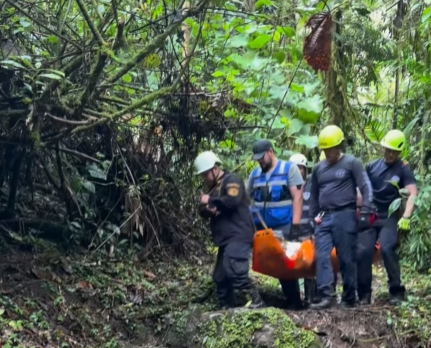 Rescatan a turista italiana lesionada durante senderismo en Bajo Mono, Boquete