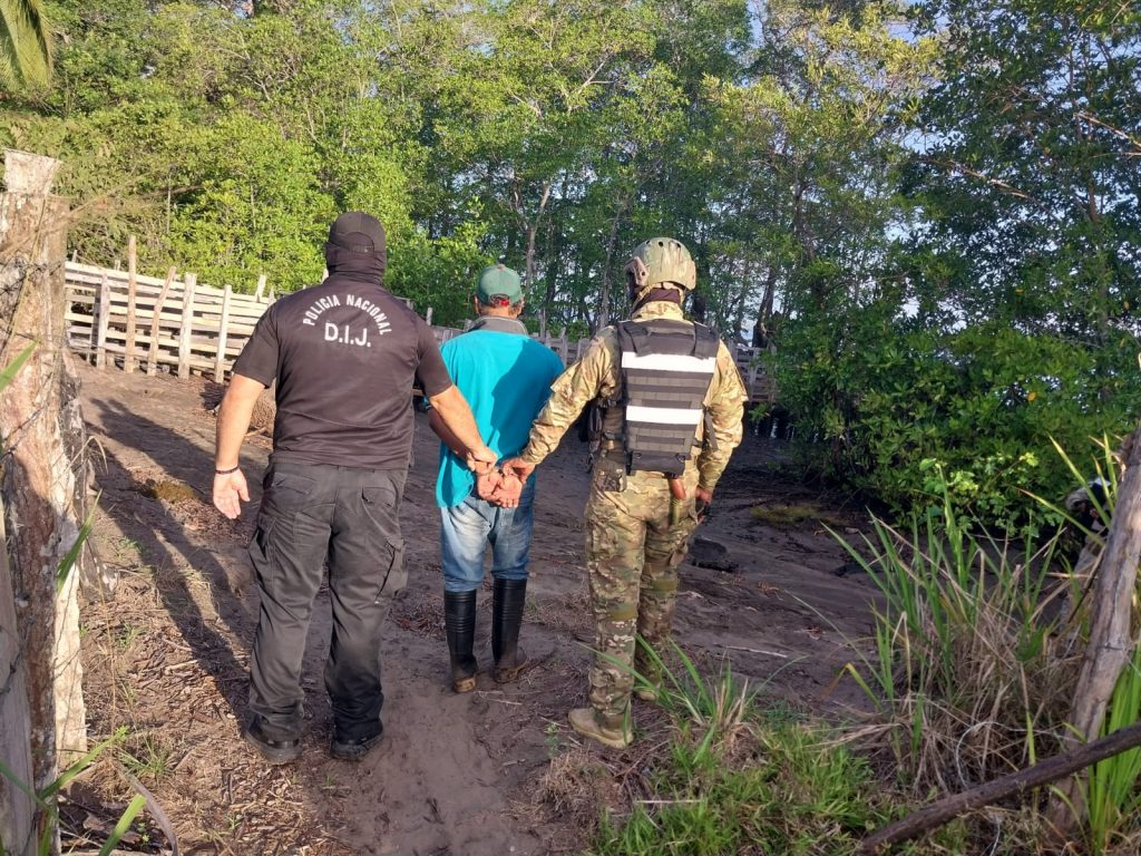 Aprehenden en Isla Sevilla a hombre vinculado a estafas y hurto pecuario
