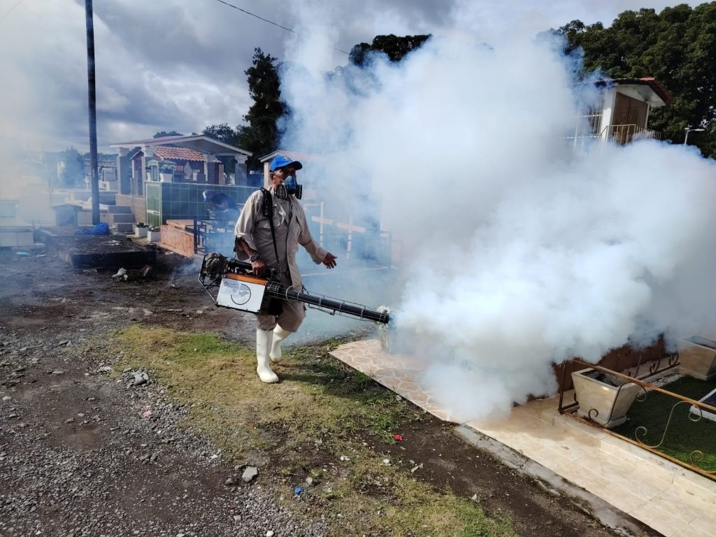 Minsa refuerza nebulización en escuelas y áreas de carnaval ante aumento de casos de dengue en Chiriquí