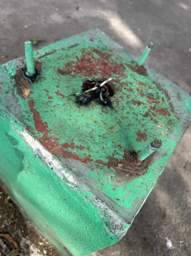 Niña resulta con quemaduras tras contacto con cables expuestos en parque de Río Sereno