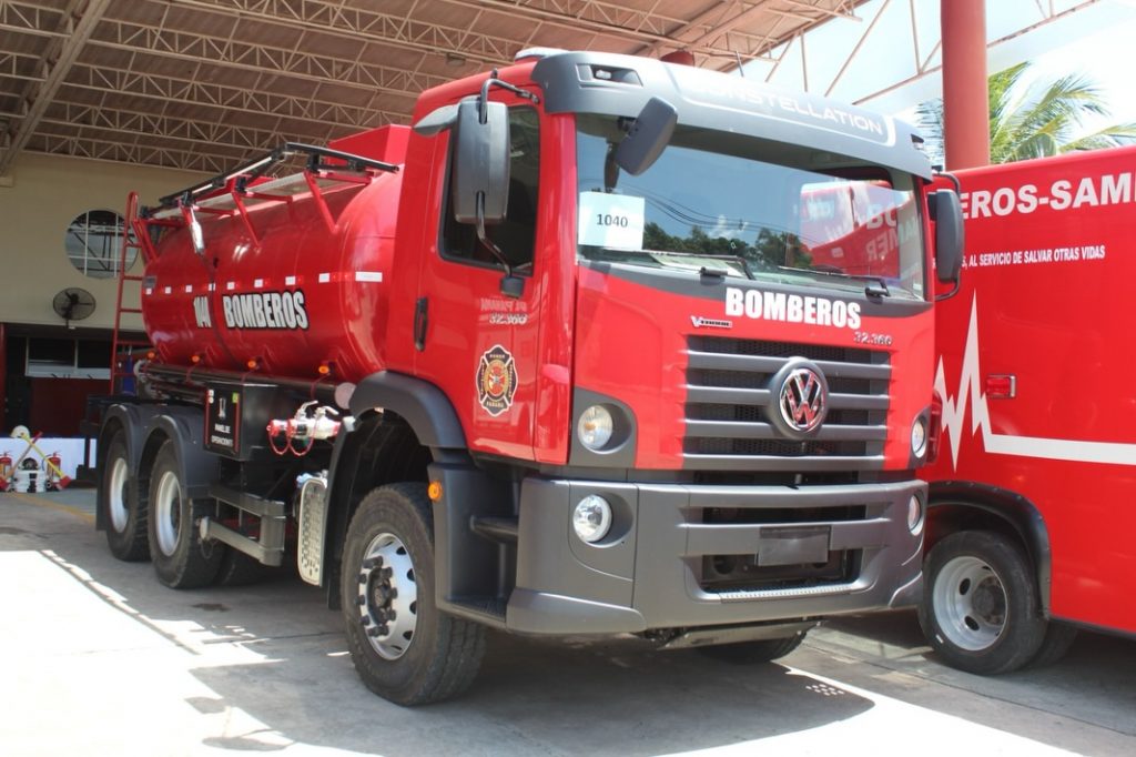 Bomberos de Chiriquí reciben nuevo camión tanquero para emergencias