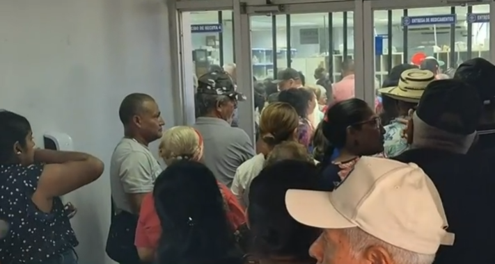 Denuncian largas filas para retiro de medicamentos en policlínica de David