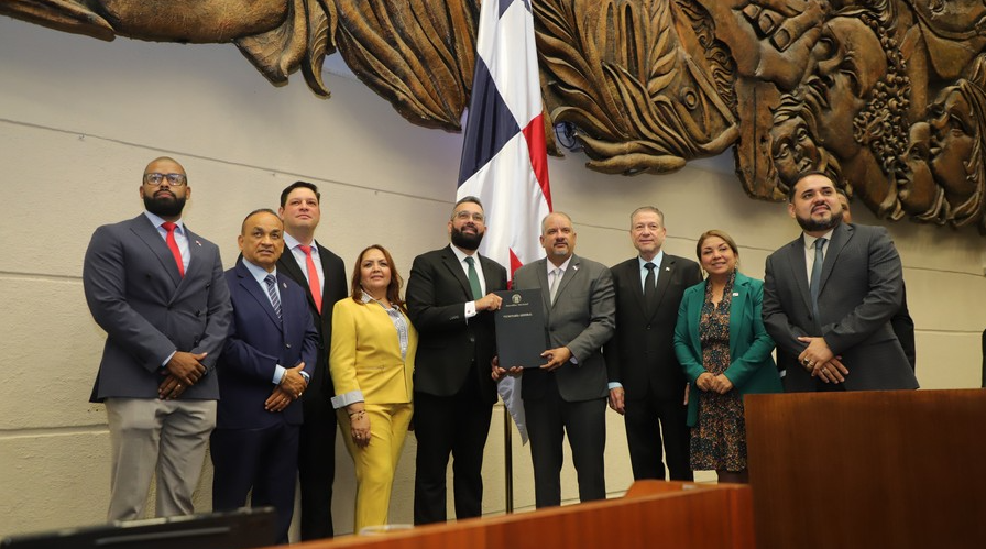 Asamblea Nacional ratifica nuevo director del IDAAN en medio de críticas