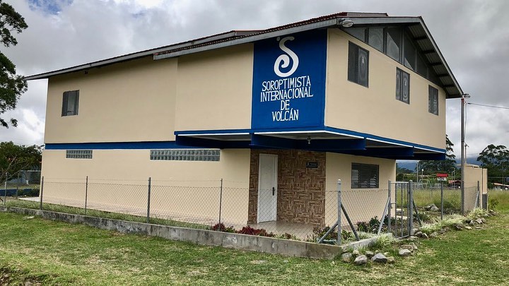 Intentan forzar entrada del Club Soroptimista en Volcán