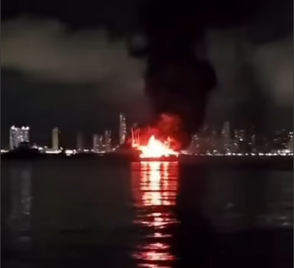 Embarcación se incendia cerca de Isla Perico; equipos de emergencia atienden la situación