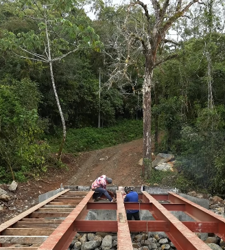 Puente vehicular en La Estrella de Jaramillo supera el 50 % de avance